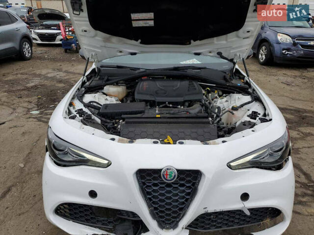 Альфа Ромео Джулія 2020 у Києві на Automoto.ua Білий Альфа Ромео Джулія, об'ємом двигуна 2 л та пробігом 50 тис. км за 18650 $, фото 11 на Automoto.ua