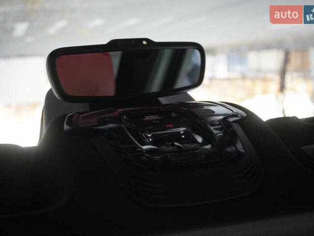 Белый Альфа Ромео Джулия, объемом двигателя 2 л и пробегом 28 тыс. км за 25000 $, фото 33 на Automoto.ua