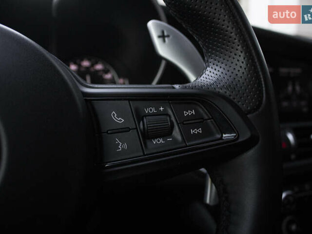 Белый Альфа Ромео Джулия, объемом двигателя 2 л и пробегом 28 тыс. км за 25000 $, фото 24 на Automoto.ua