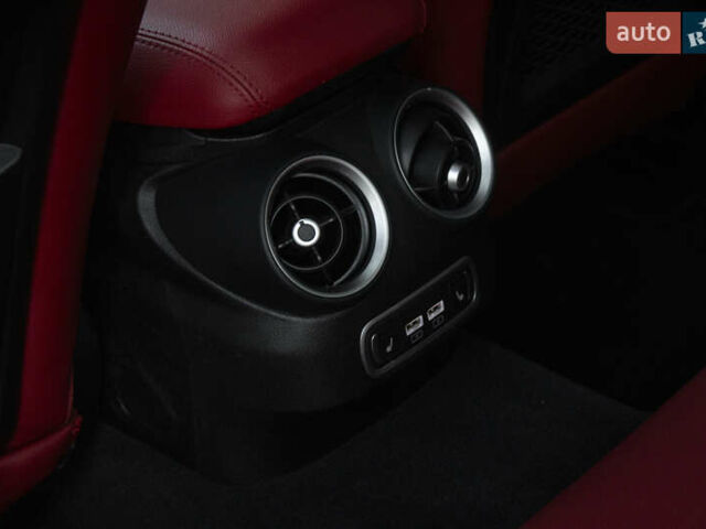 Белый Альфа Ромео Джулия, объемом двигателя 2 л и пробегом 28 тыс. км за 25000 $, фото 34 на Automoto.ua