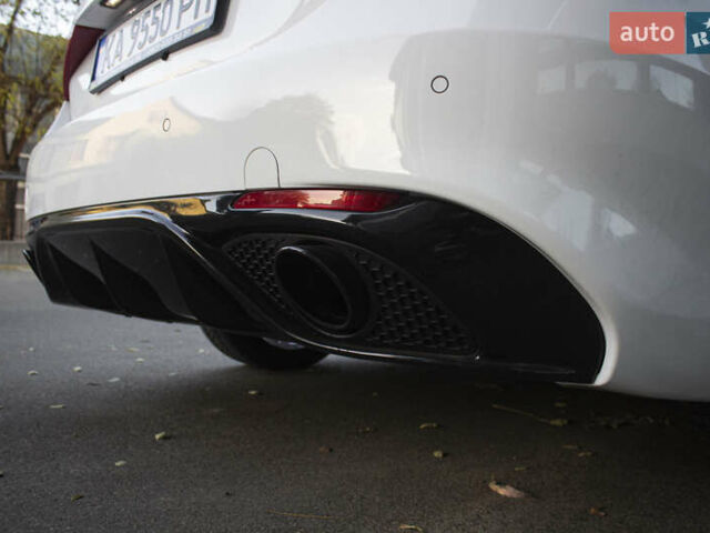 Белый Альфа Ромео Джулия, объемом двигателя 2 л и пробегом 28 тыс. км за 25000 $, фото 39 на Automoto.ua