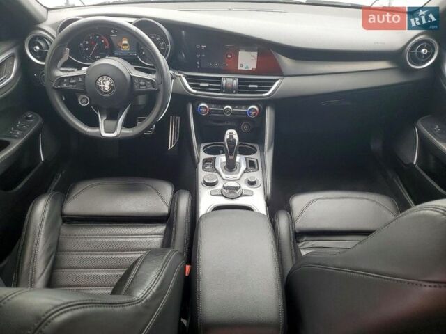 Білий Альфа Ромео Джулія, об'ємом двигуна 2 л та пробігом 56 тис. км за 7000 $, фото 7 на Automoto.ua