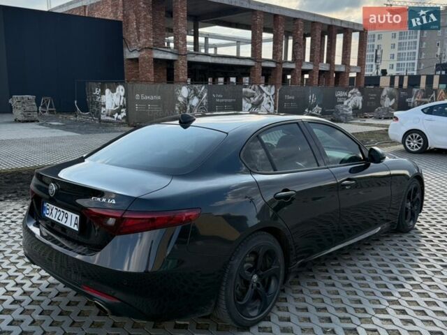 Черный Альфа Ромео Джулия, объемом двигателя 2 л и пробегом 195 тыс. км за 14000 $, фото 4 на Automoto.ua