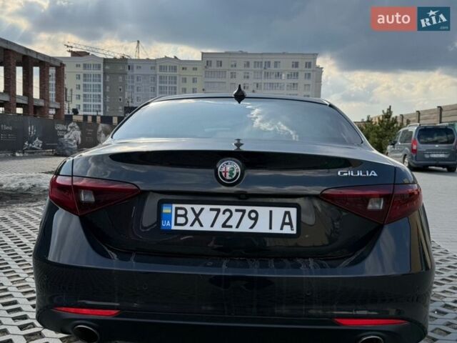 Черный Альфа Ромео Джулия, объемом двигателя 2 л и пробегом 195 тыс. км за 14000 $, фото 3 на Automoto.ua