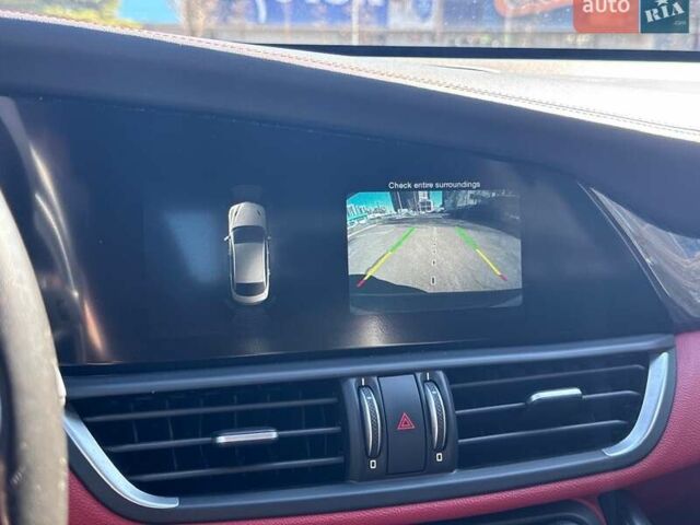 Чорний Альфа Ромео Джулія, об'ємом двигуна 2.9 л та пробігом 63 тис. км за 38500 $, фото 50 на Automoto.ua