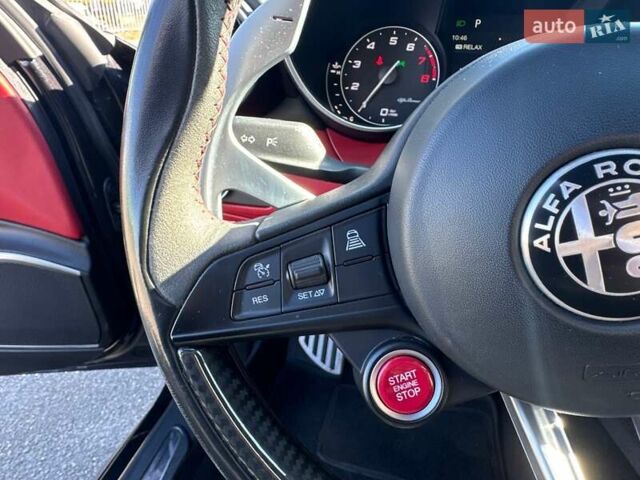 Чорний Альфа Ромео Джулія, об'ємом двигуна 2.9 л та пробігом 63 тис. км за 38500 $, фото 34 на Automoto.ua