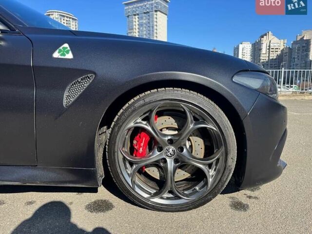 Чорний Альфа Ромео Джулія, об'ємом двигуна 2.9 л та пробігом 63 тис. км за 38500 $, фото 8 на Automoto.ua