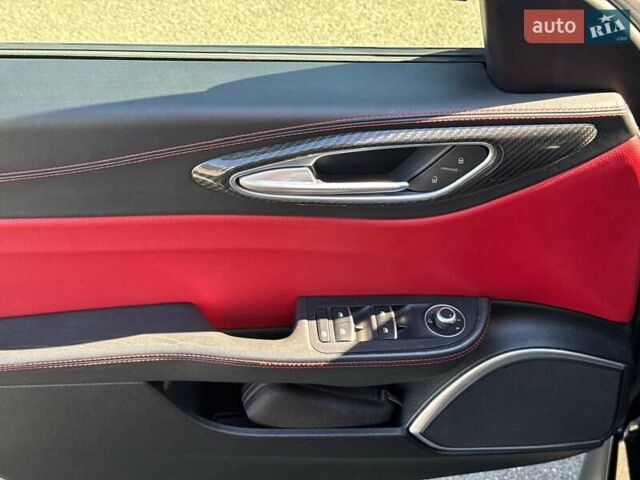 Чорний Альфа Ромео Джулія, об'ємом двигуна 2.9 л та пробігом 63 тис. км за 38500 $, фото 21 на Automoto.ua