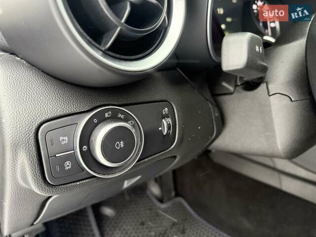 Чорний Альфа Ромео Джулія, об'ємом двигуна 2 л та пробігом 62 тис. км за 20500 $, фото 31 на Automoto.ua