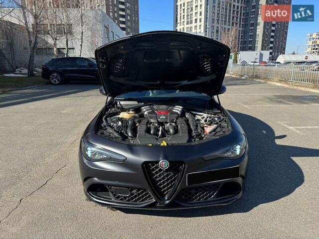 Чорний Альфа Ромео Джулія, об'ємом двигуна 2.9 л та пробігом 63 тис. км за 38500 $, фото 2 на Automoto.ua
