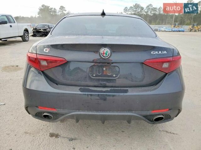 Чорний Альфа Ромео Джулія, об'ємом двигуна 2 л та пробігом 106 тис. км за 3500 $, фото 4 на Automoto.ua