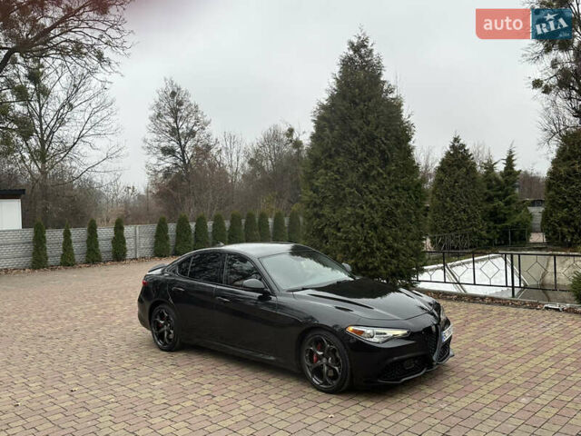Чорний Альфа Ромео Джулія, об'ємом двигуна 2 л та пробігом 112 тис. км за 18800 $, фото 8 на Automoto.ua