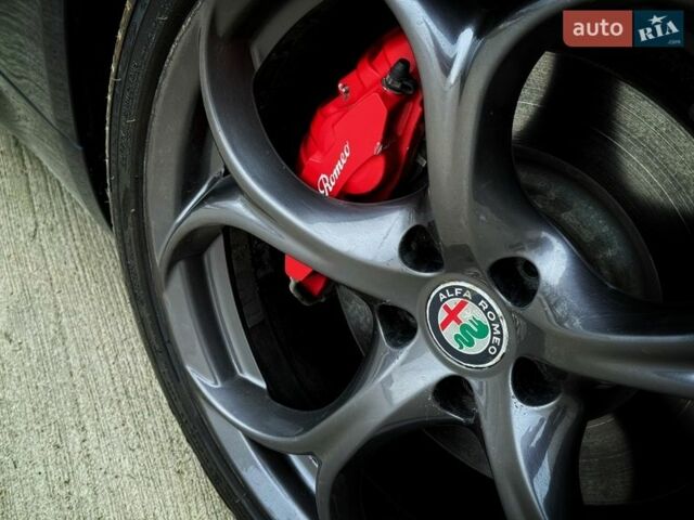 Чорний Альфа Ромео Джулія, об'ємом двигуна 2 л та пробігом 67 тис. км за 20300 $, фото 18 на Automoto.ua