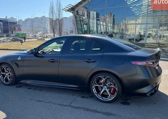 Чорний Альфа Ромео Джулія, об'ємом двигуна 2.9 л та пробігом 63 тис. км за 38500 $, фото 15 на Automoto.ua