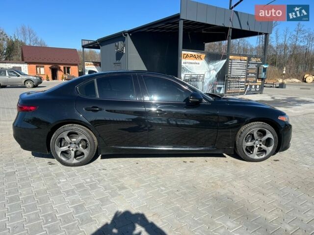 Чорний Альфа Ромео Джулія, об'ємом двигуна 2 л та пробігом 157 тис. км за 19500 $, фото 5 на Automoto.ua