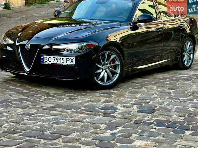 Черный Альфа Ромео Джулия, объемом двигателя 2 л и пробегом 78 тыс. км за 17800 $, фото 4 на Automoto.ua