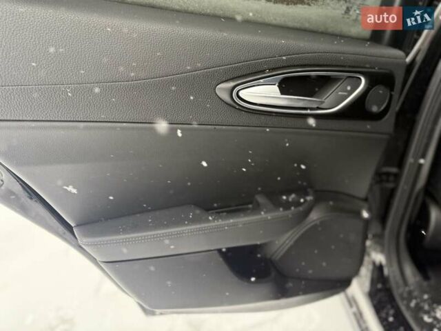 Чорний Альфа Ромео Джулія, об'ємом двигуна 2 л та пробігом 62 тис. км за 20500 $, фото 30 на Automoto.ua