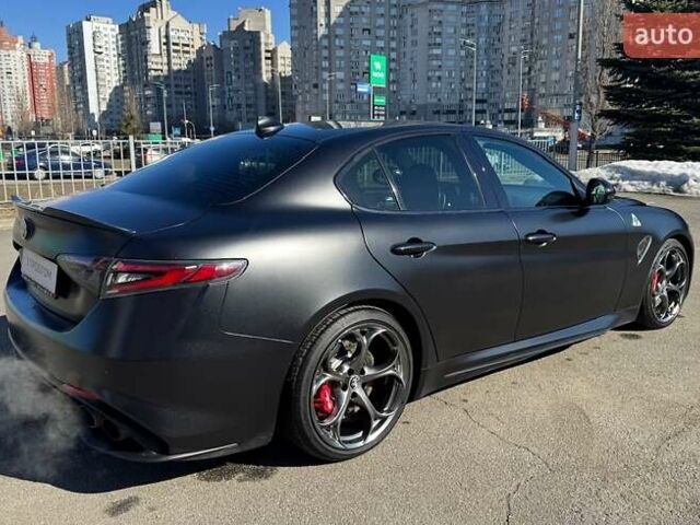 Чорний Альфа Ромео Джулія, об'ємом двигуна 2.9 л та пробігом 63 тис. км за 38500 $, фото 10 на Automoto.ua