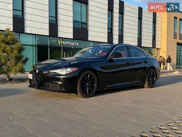 Чорний Альфа Ромео Джулія, об'ємом двигуна 2 л та пробігом 58 тис. км за 18500 $, фото 7 на Automoto.ua