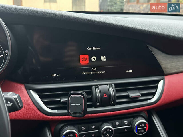 Чорний Альфа Ромео Джулія, об'ємом двигуна 2 л та пробігом 112 тис. км за 18800 $, фото 16 на Automoto.ua