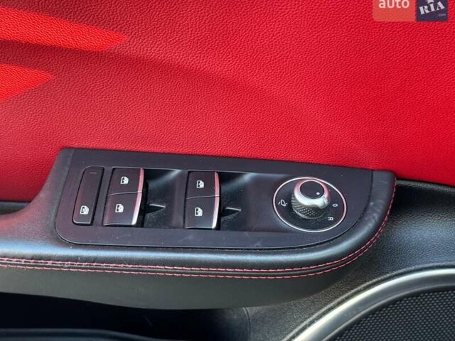 Чорний Альфа Ромео Джулія, об'ємом двигуна 2.9 л та пробігом 63 тис. км за 38500 $, фото 23 на Automoto.ua