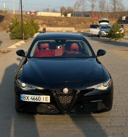 Чорний Альфа Ромео Джулія, об'ємом двигуна 2 л та пробігом 58 тис. км за 18500 $, фото 5 на Automoto.ua