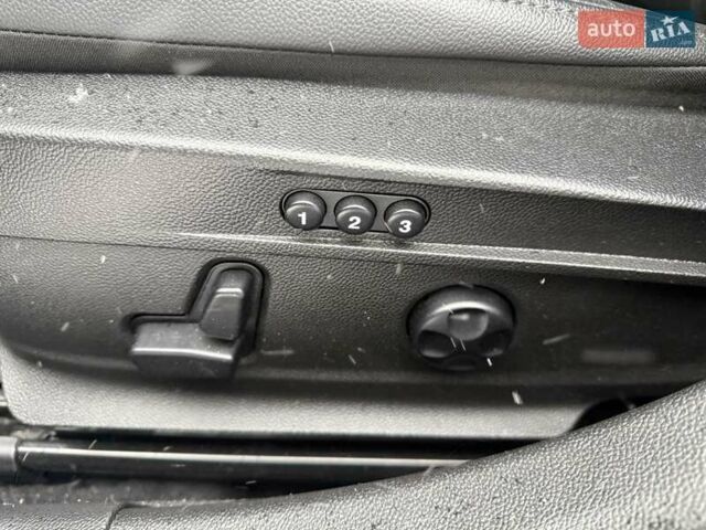 Чорний Альфа Ромео Джулія, об'ємом двигуна 2 л та пробігом 62 тис. км за 20500 $, фото 27 на Automoto.ua