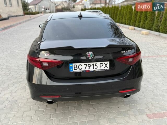 Черный Альфа Ромео Джулия, объемом двигателя 2 л и пробегом 80 тыс. км за 17000 $, фото 16 на Automoto.ua