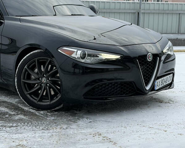 Чорний Альфа Ромео Джулія, об'ємом двигуна 2 л та пробігом 63 тис. км за 20900 $, фото 2 на Automoto.ua