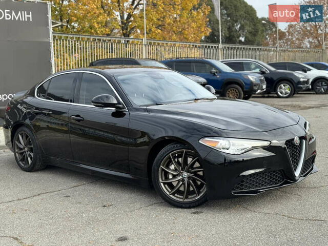 Черный Альфа Ромео Джулия, объемом двигателя 2 л и пробегом 58 тыс. км за 19999 $, фото 2 на Automoto.ua