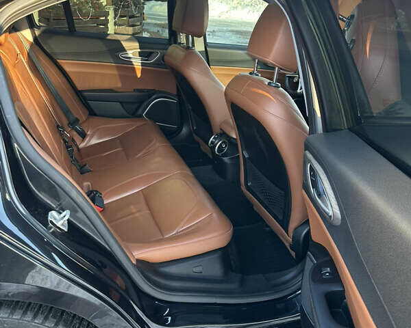 Черный Альфа Ромео Джулия, объемом двигателя 2 л и пробегом 78 тыс. км за 17500 $, фото 22 на Automoto.ua