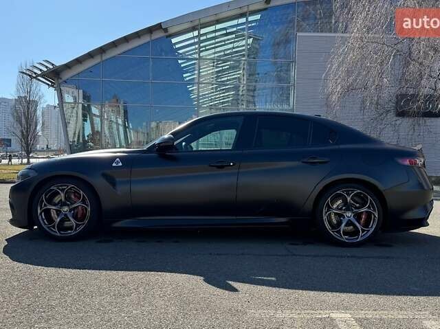 Чорний Альфа Ромео Джулія, об'ємом двигуна 2.9 л та пробігом 63 тис. км за 38500 $, фото 79 на Automoto.ua
