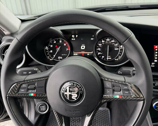 Чорний Альфа Ромео Джулія, об'ємом двигуна 2 л та пробігом 63 тис. км за 20900 $, фото 25 на Automoto.ua