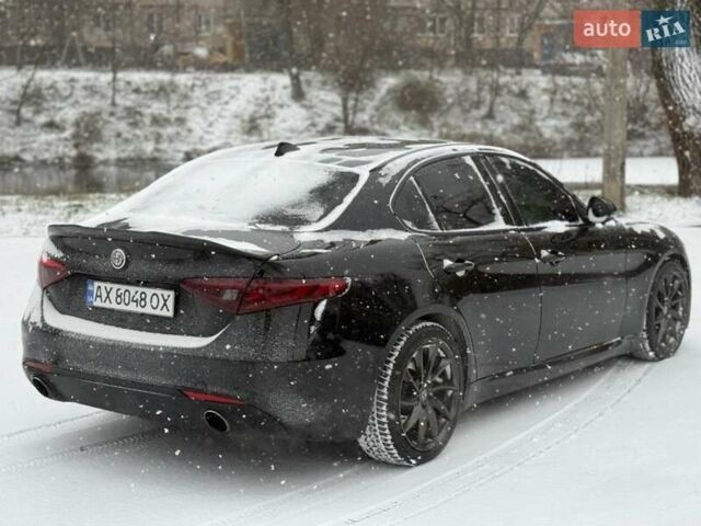 Чорний Альфа Ромео Джулія, об'ємом двигуна 2 л та пробігом 62 тис. км за 20500 $, фото 5 на Automoto.ua