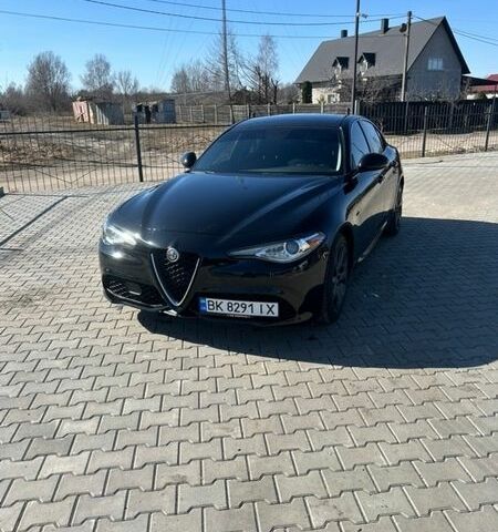 Чорний Альфа Ромео Джулія, об'ємом двигуна 2 л та пробігом 157 тис. км за 19500 $, фото 2 на Automoto.ua