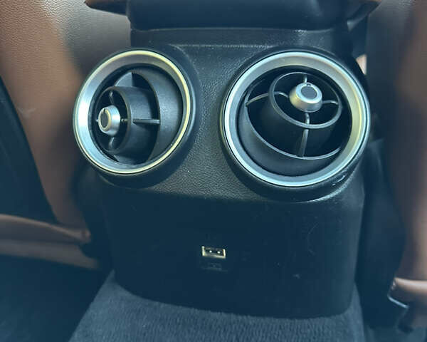 Черный Альфа Ромео Джулия, объемом двигателя 2 л и пробегом 78 тыс. км за 17500 $, фото 24 на Automoto.ua