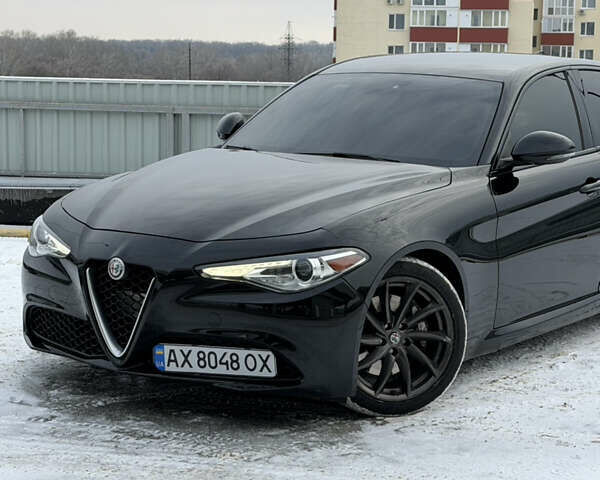 Чорний Альфа Ромео Джулія, об'ємом двигуна 2 л та пробігом 63 тис. км за 20900 $, фото 5 на Automoto.ua