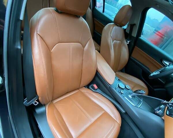 Чорний Альфа Ромео Джулія, об'ємом двигуна 2 л та пробігом 195 тис. км за 16600 $, фото 33 на Automoto.ua