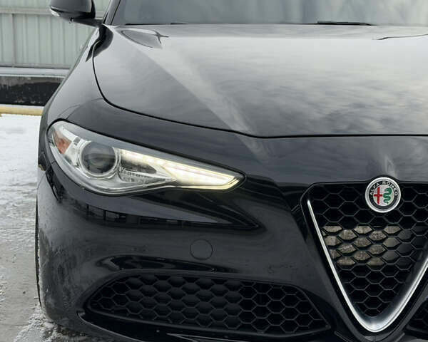 Чорний Альфа Ромео Джулія, об'ємом двигуна 2 л та пробігом 63 тис. км за 20900 $, фото 7 на Automoto.ua