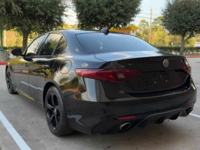 Черный Альфа Ромео Джулия, объемом двигателя 2.9 л и пробегом 33 тыс. км за 12500 $, фото 4 на Automoto.ua