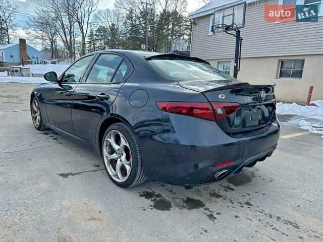 Черный Альфа Ромео Джулия, объемом двигателя 2 л и пробегом 66 тыс. км за 5000 $, фото 1 на Automoto.ua