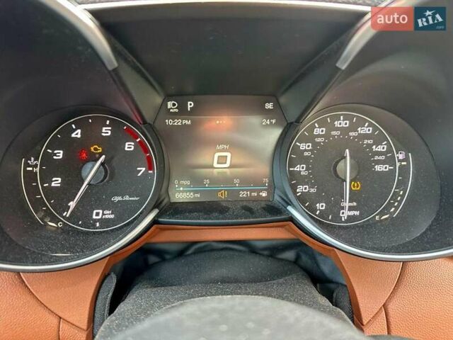 Чорний Альфа Ромео Джулія, об'ємом двигуна 2 л та пробігом 105 тис. км за 4200 $, фото 7 на Automoto.ua