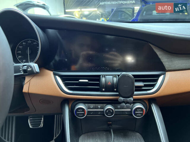 Альфа Ромео Джулия 2018 в Львове на Automoto.ua Черный Альфа Ромео Джулия, объемом двигателя 2 л и пробегом 126 тыс. км за 27500 $, фото 18 на Automoto.ua