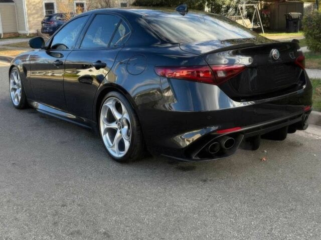 Черный Альфа Ромео Джулия, объемом двигателя 2.9 л и пробегом 30 тыс. км за 7300 $, фото 5 на Automoto.ua