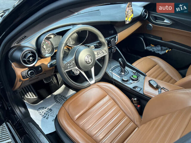 Альфа Ромео Джулия 2018 в Львове на Automoto.ua Черный Альфа Ромео Джулия, объемом двигателя 2 л и пробегом 126 тыс. км за 27500 $, фото 16 на Automoto.ua