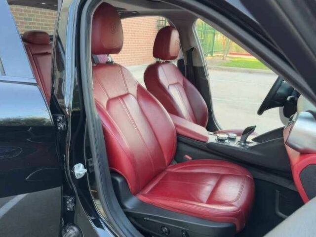 Чорний Альфа Ромео Джулія, об'ємом двигуна 2 л та пробігом 89 тис. км за 10700 $, фото 13 на Automoto.ua