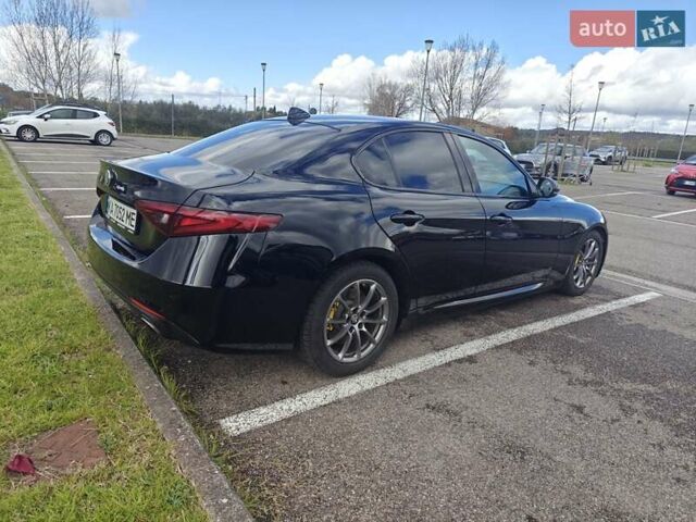 Черный Альфа Ромео Джулия, объемом двигателя 2 л и пробегом 79 тыс. км за 18412 $, фото 5 на Automoto.ua