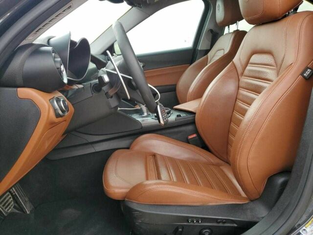 Черный Альфа Ромео Джулия, объемом двигателя 2 л и пробегом 100 тыс. км за 3850 $, фото 7 на Automoto.ua