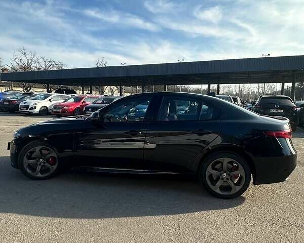 Черный Альфа Ромео Джулия, объемом двигателя 2 л и пробегом 45 тыс. км за 24000 $, фото 6 на Automoto.ua