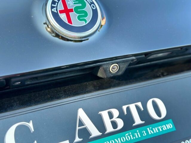 Чорний Альфа Ромео Джулія, об'ємом двигуна 20 л та пробігом 75 тис. км за 17999 $, фото 24 на Automoto.ua
